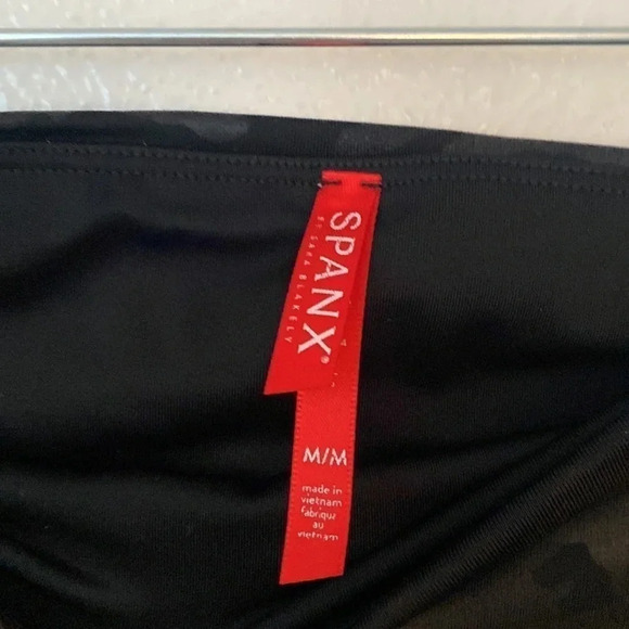 Spanx M Faux Leather Mayte Black Camo Leggings - Picture 5 of 11